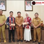 Bujang Dayang Beltim Terpilih Terima Uang Tunai dari Bupati Belitung Timur