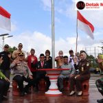 Semarakkan HUT RI Ke-80, Kapolres Belitung Timur Bersama Forkopimda Bagikan dan Pasang Bendera Merah Putih