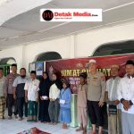 Polsek Dendang Gelar “Jumat Curhat” di Masjid Al Akbar, Serap Aspirasi hingga Bagi Sembako kepada Warga