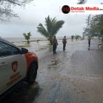 Sat Pamobvit Polres Belitung Lakukan Patroli dan Pemantauan Banjir Rob di Pantai Tanjung Pendam