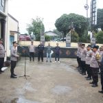 Kapolres Purwakarta Pimpin Apel Personel Polsek Bojong, Berikan Reward dan Tali Asih untuk Tingkatkan Kinerja