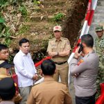 Ketua DPRD Adityawarman Adil Apresiasi Sinergi TNI dalam Pembangunan Jembatan Garuda