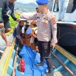 Respon Cepat, Satpolair Polres Purwakarta Evakuasi Jenazah Pria di Atas Perahu Waduk Jatiluhur