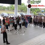 Polres Belitung Timur Kawal dan Amankan Audiensi Masyarakat Desa Buding di Kantor Bupati