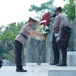 Mengenang Jasa Para Pahlawan, Kapolres Purwakarta Pimpin Ziarah Rombongan Hari Bhayangkara ke-80 di TMP Sirnaraga