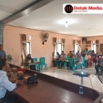 Bhabinkamtibmas Polsek Dendang Hadiri Musyawarah Desa Pertanggungjawaban Bumdes Karya Makmur Desa Tanjung Batu Itam