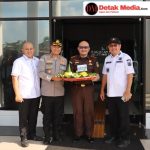 Kapolres Belitung Timur Berikan Kejutan Hari Bhakti Adhyaksa, Perkuat Sinergi Bersama Kejaksaan Negeri Belitung Timur