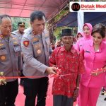 Kapolda Kep. Babel Resmikan Rumah Program Bedah Rumah Hari Bhayangkara di Desa Lintang