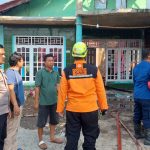 Personel Polsek Cibatu Gerak Cepat Datangi TKP Kebakaran Rumah, Pastikan Penanganan Berjalan Optimal