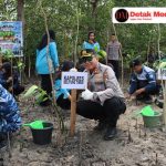 Perkuat Kepedulian Lingkungan di HUT ke-81 TNI, Kapolres Beltim Bersama Forkopimda Tanam Ratusan Mangrove di Pantai Pering