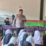 Lindungi Generasi Muda, Kapolsek Maniis Beri Penyuluhan Hukum kepada Siswa SMKN Maniis