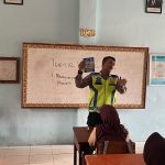 Satgas Preemtif Ops Patuh Menumbing 2026 Edukasi Pelajar SMPN 3 Manggar tentang Keselamatan Berlalu Lintas