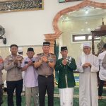 Jumling di Masjid Al-Haq, Kapolres Belitung Timur Rajut Kedekatan Dengan Warga Kelapa Kampit