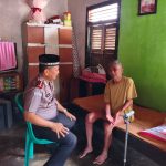 Hadir dengan Kepedulian, Kapolres Beltim Sambangi Kakek Sahadi dan Nenek Ami Darwati yang Tengah Sakit di Desa Mempayak